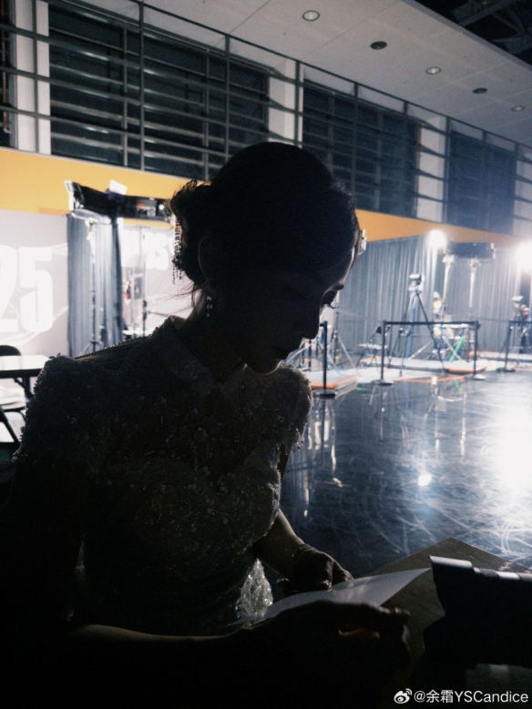 EDG赛前海报：此番出征，必当不破！不立！