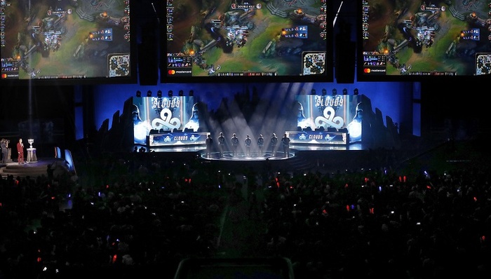 LPL春季季后赛败者组TES vs V5迫近，选手们排位都在练什么？